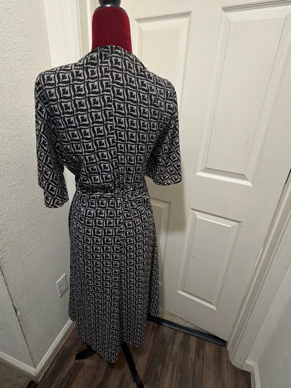Black and White Geometric Wrap Midi Dress - Women - Picture 3 of 3